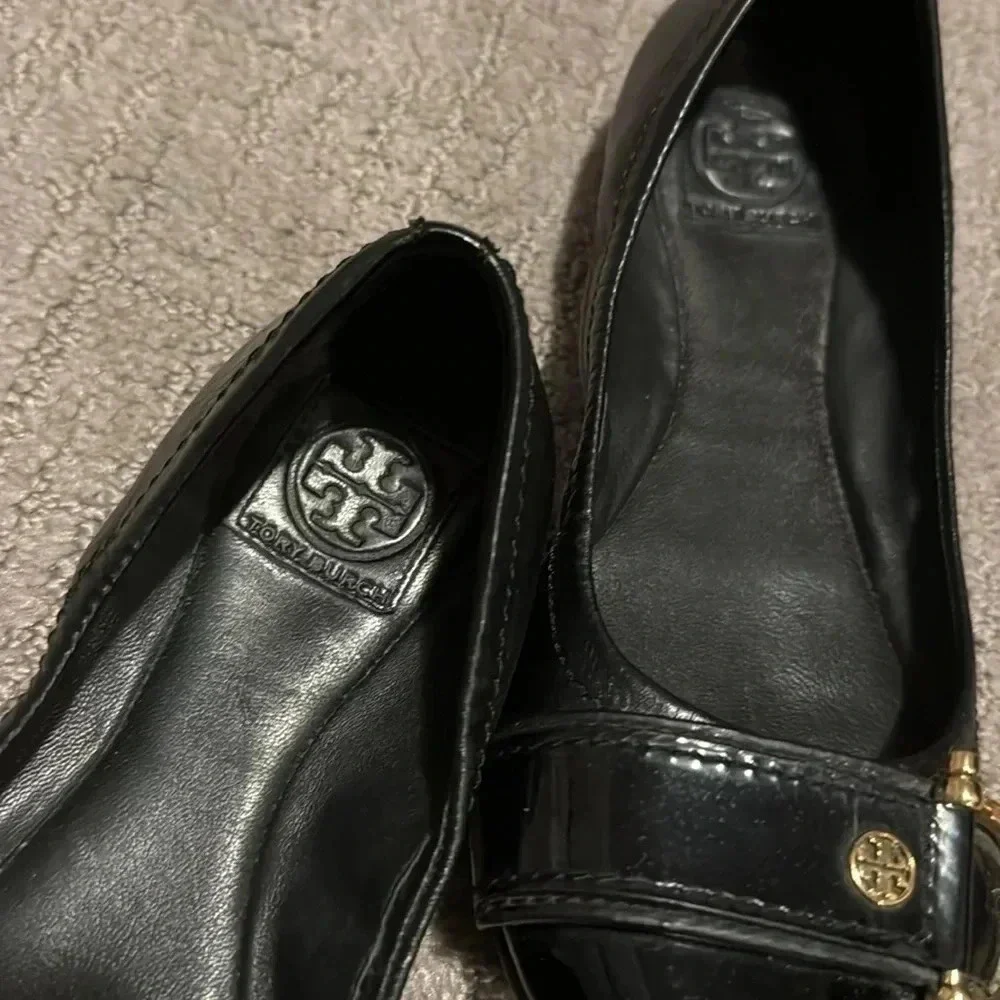 Tory Burch NOEL buckle black flats, size 6. EUC.